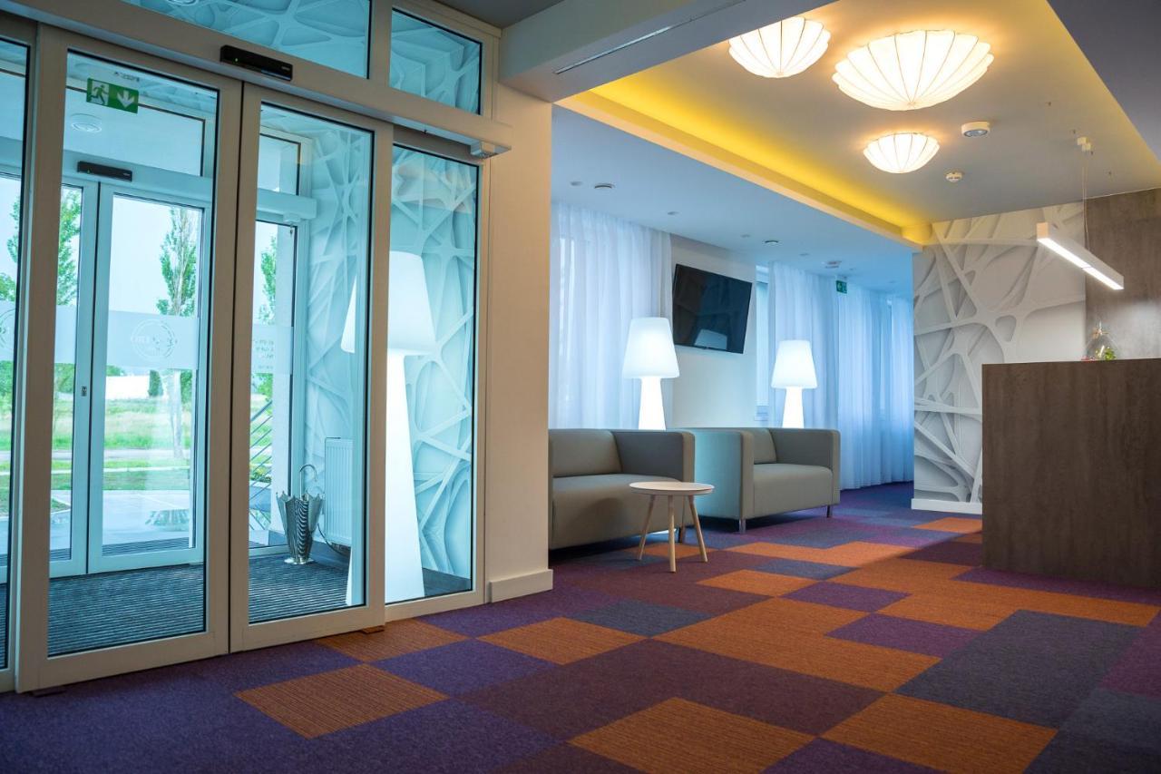 Hotel Quattro Щецінек Екстер'єр фото