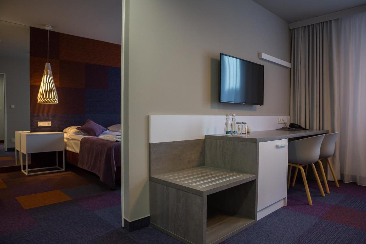 Hotel Quattro Щецінек Екстер'єр фото