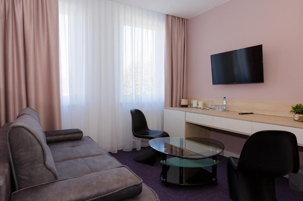 Hotel Quattro Щецінек Екстер'єр фото