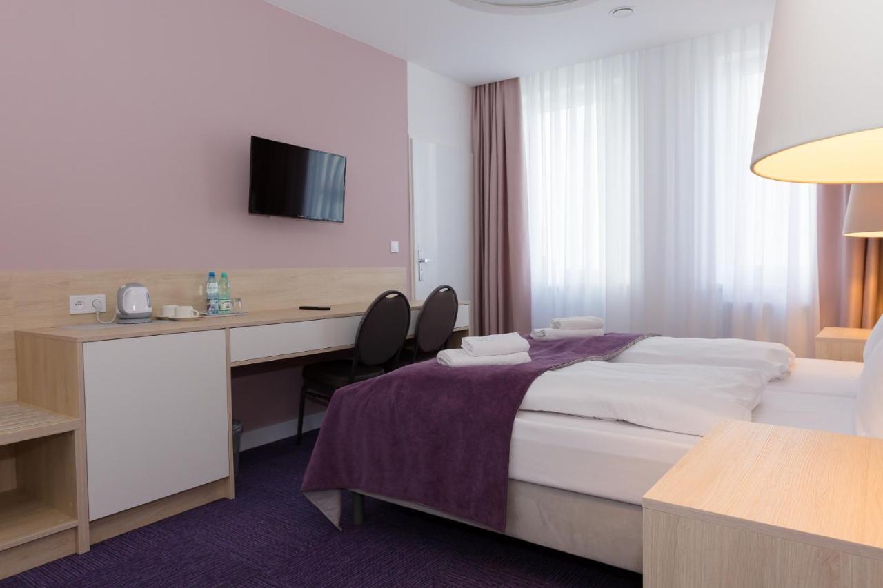 Hotel Quattro Щецінек Екстер'єр фото