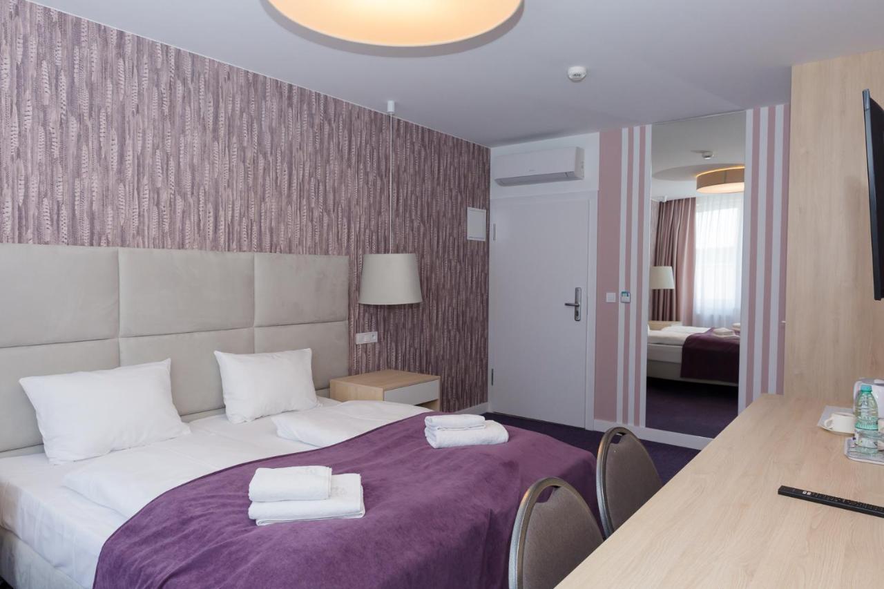 Hotel Quattro Щецінек Екстер'єр фото